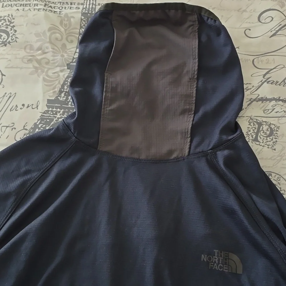 The North Face Long Sleeve Shirt Size M